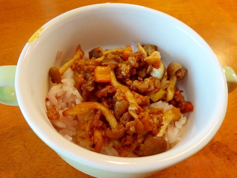 きのこと野菜とミートソース丼